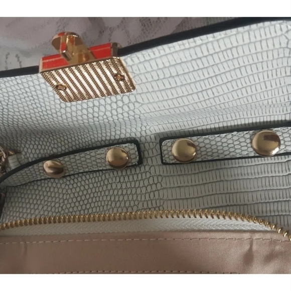 SONDRA ROBERTS SQUARED crossbody wristlet clutch grey faux croc purse minimalist - Picture 7 of 11